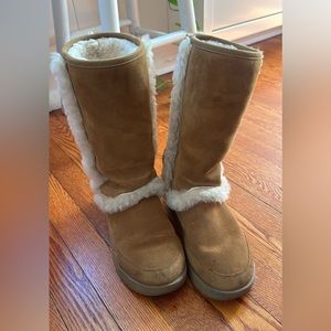 Ugg Sundancers Size 8